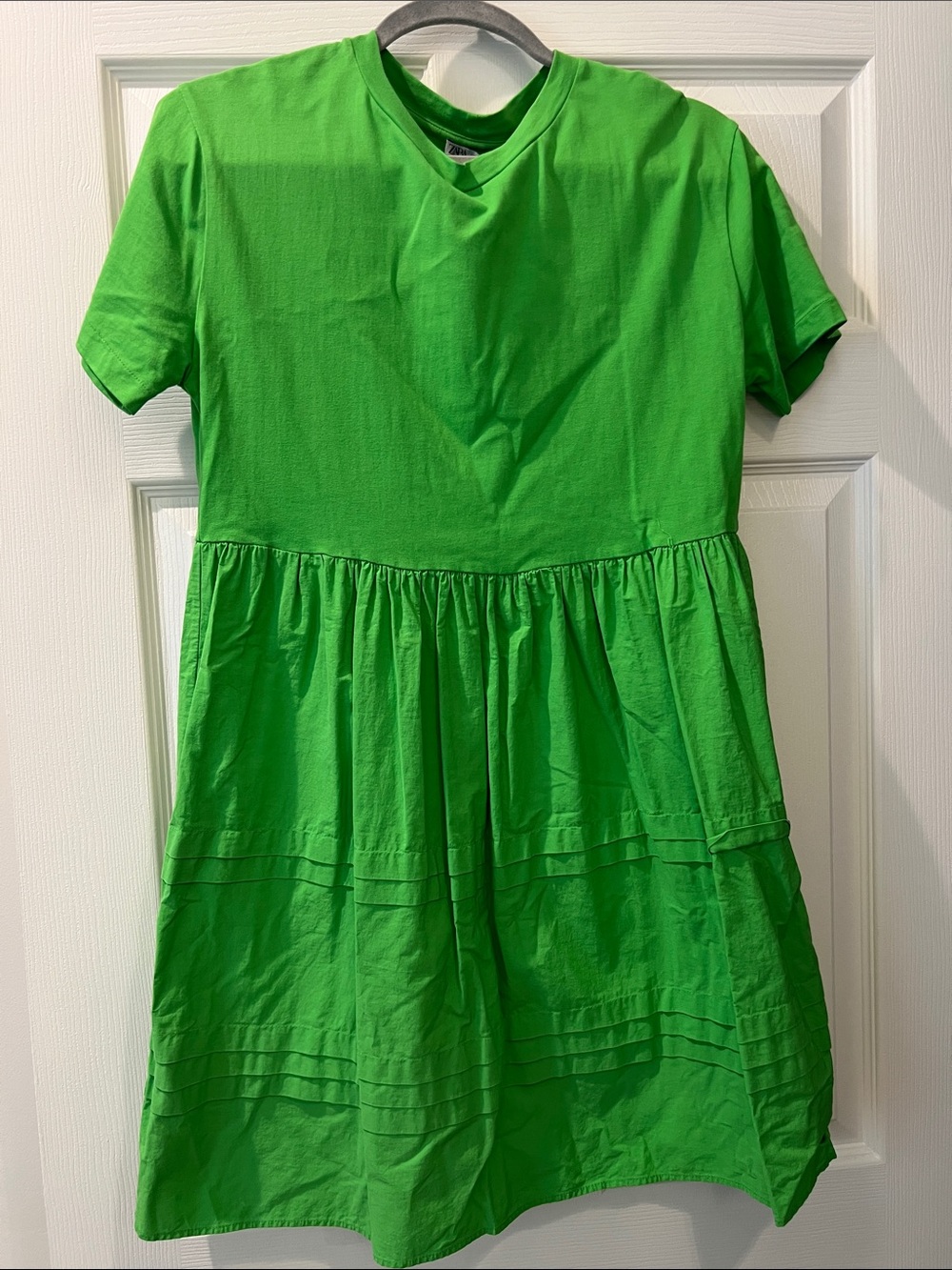 Zara Bright Green Short-Sleeve Tiered Dress
